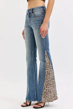 Mid Rise Super Flare With Side Leopard