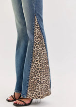 Mid Rise Super Flare With Side Leopard