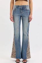 Mid Rise Super Flare With Side Leopard