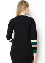 GEOMETRIC GREEN KNIT SWEATER